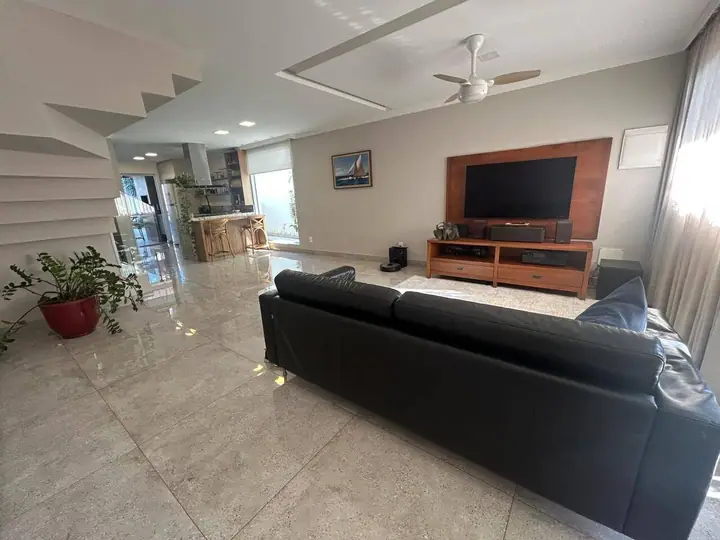 Casa em Morada de Laranjeiras, Serra