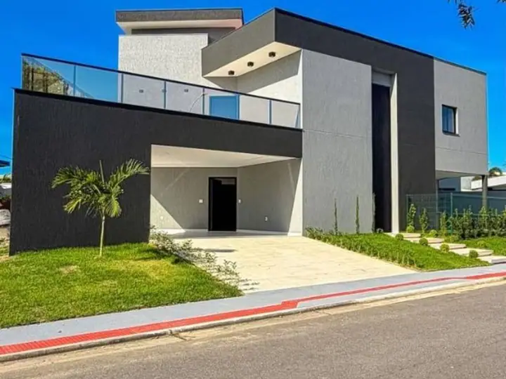 Casa em Boulevard Lagoa, Serra