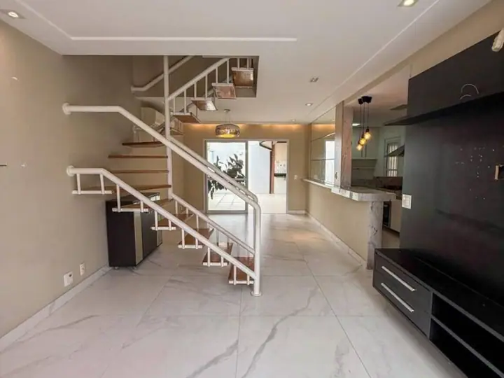 Casa em Morada de Laranjeiras, Serra