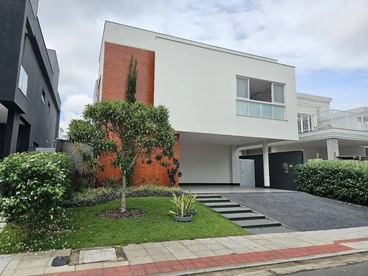 Casa em Boulevard Lagoa, Serra